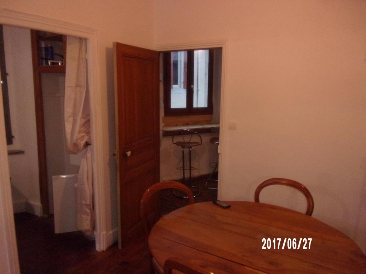 Logement Proche De Tout Saint-Laurent-de-Neste Exterior foto